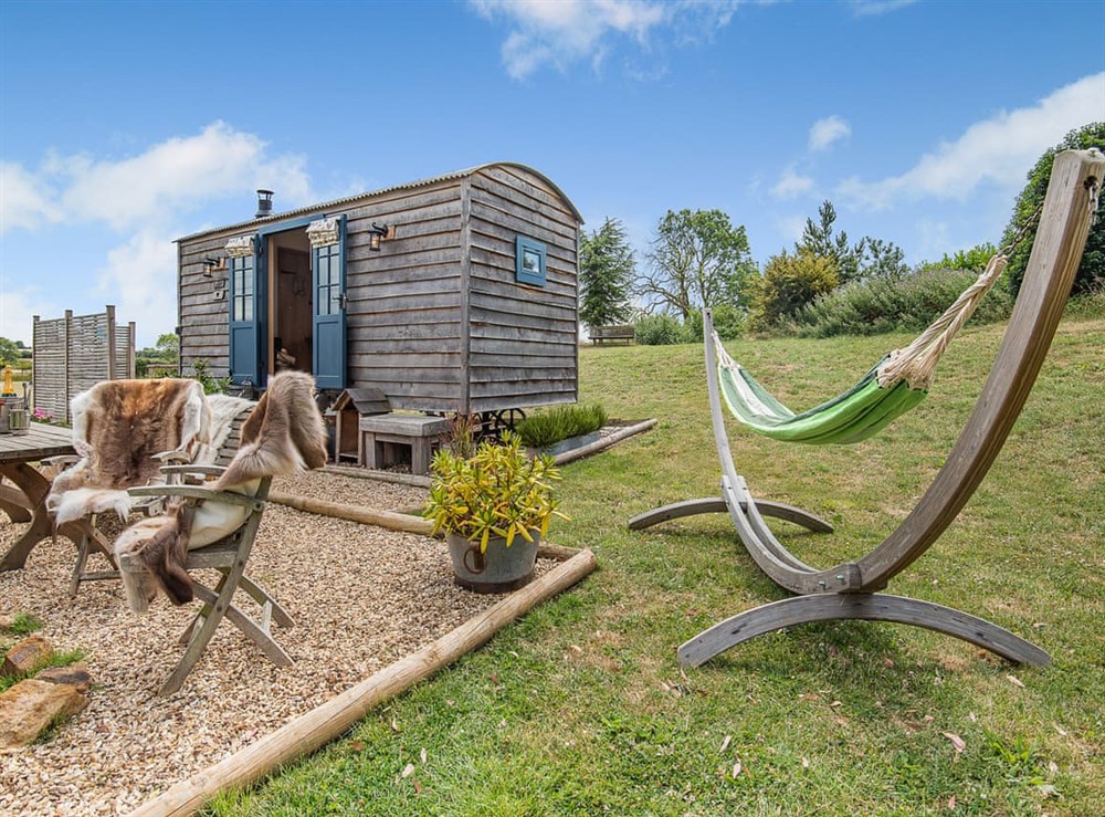 Exterior (photo 2) at Lillies Shepherd Hut in Nottingham, Leicestershire