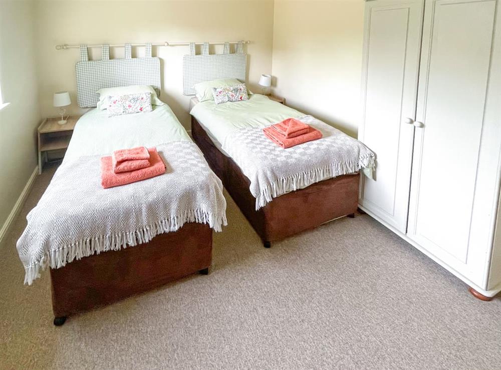 Twin bedroom at Lily Pad 4 in Peterborough, near Stamford, Northamptonshire