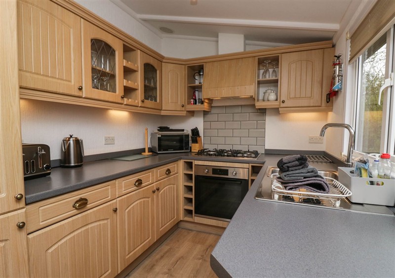 The kitchen at Lily Tarn, White Cross Bay near Troutbeck Bridge