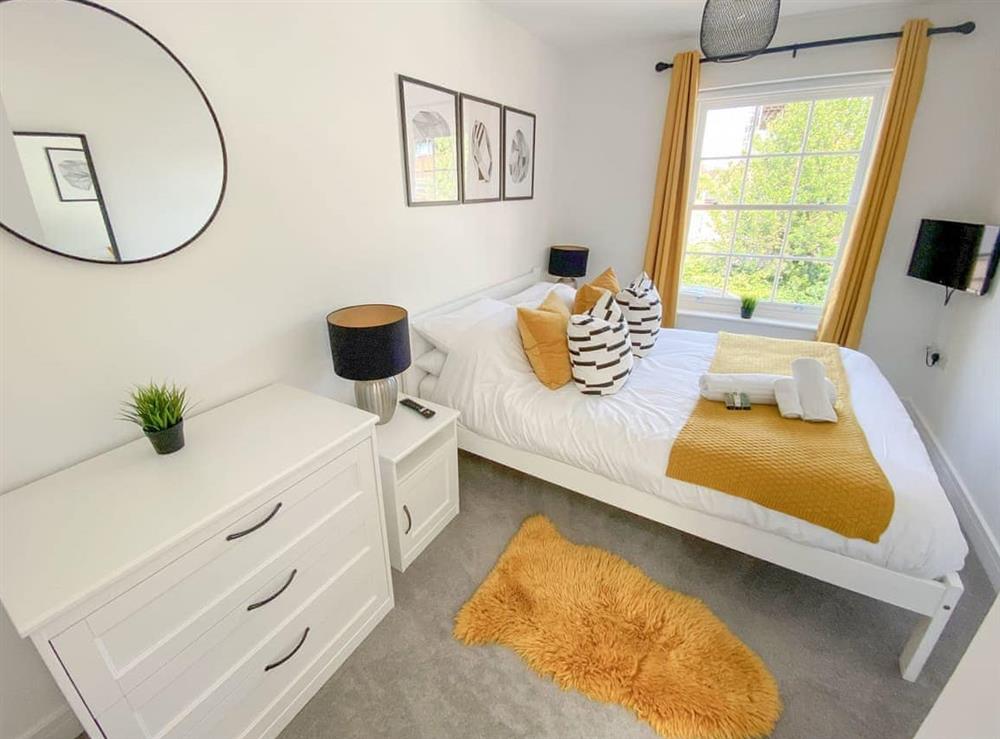 King size bedroom at Lilypad in Ringwood, Hampshire