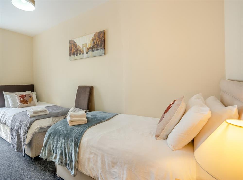 Twin bedroom at Lime House in Gorseinon, Glamorgan, West Glamorgan