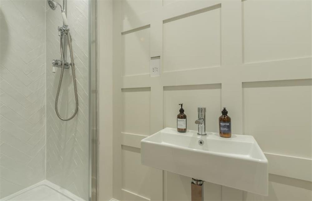 Limestone House, Norfolk: Bedroom fourfts en-suite shower room at Limestone House, Burnham Market