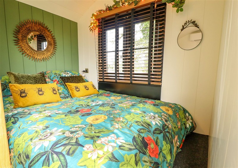 A bedroom in Limetree Luxury Glamping Portland at Limetree Luxury Glamping Portland, Nottingham