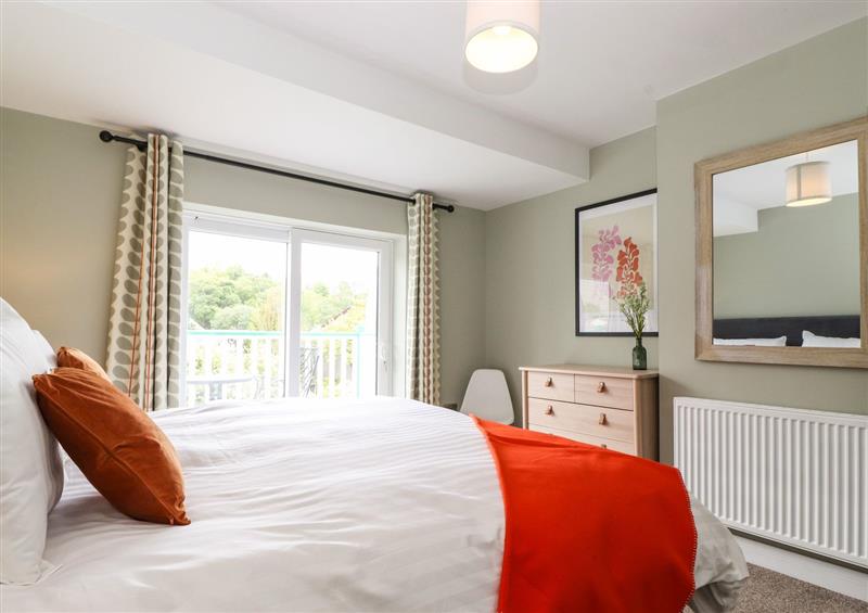 One of the 4 bedrooms (photo 2) at Limhus House, Keswick