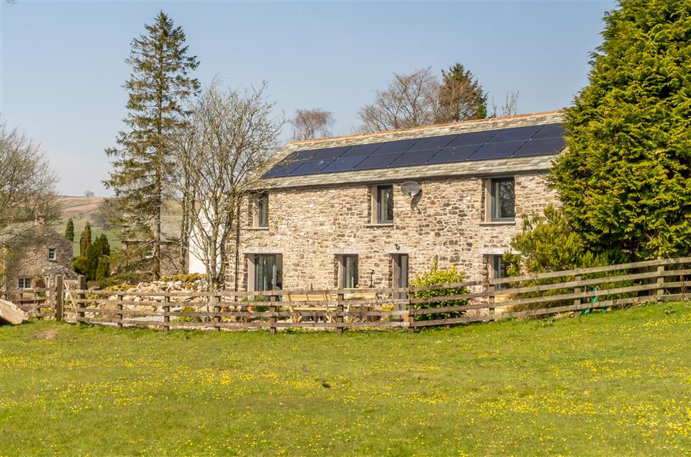 Linden Barn surrounded by stunning countryside