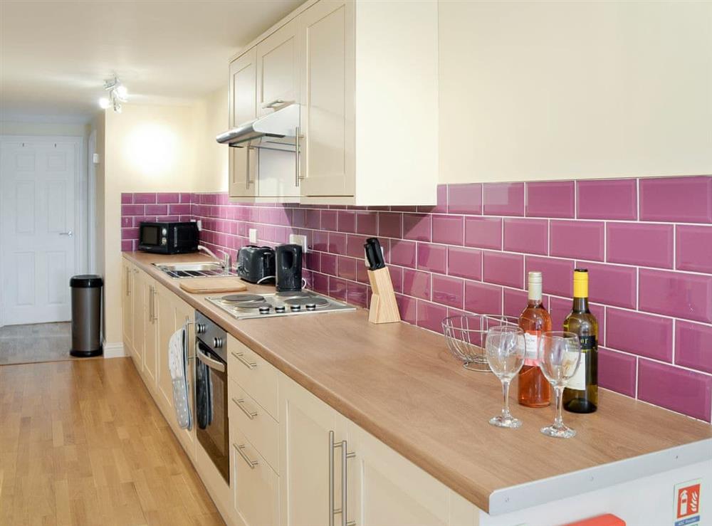 Well-equipped fitted kitchen at Lindum Leys in Marazion, Cornwall