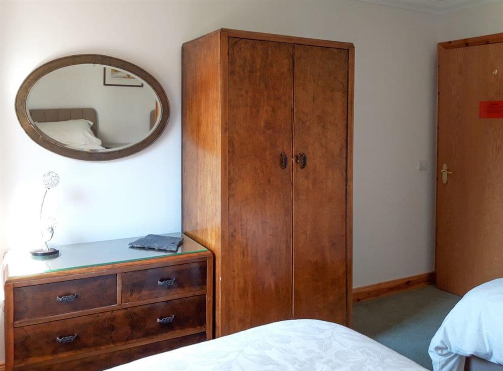 Good-sized twin bedroom at Lismore Cottage in North Ballachulish, near Glencoe, Highlands, Inverness-Shire