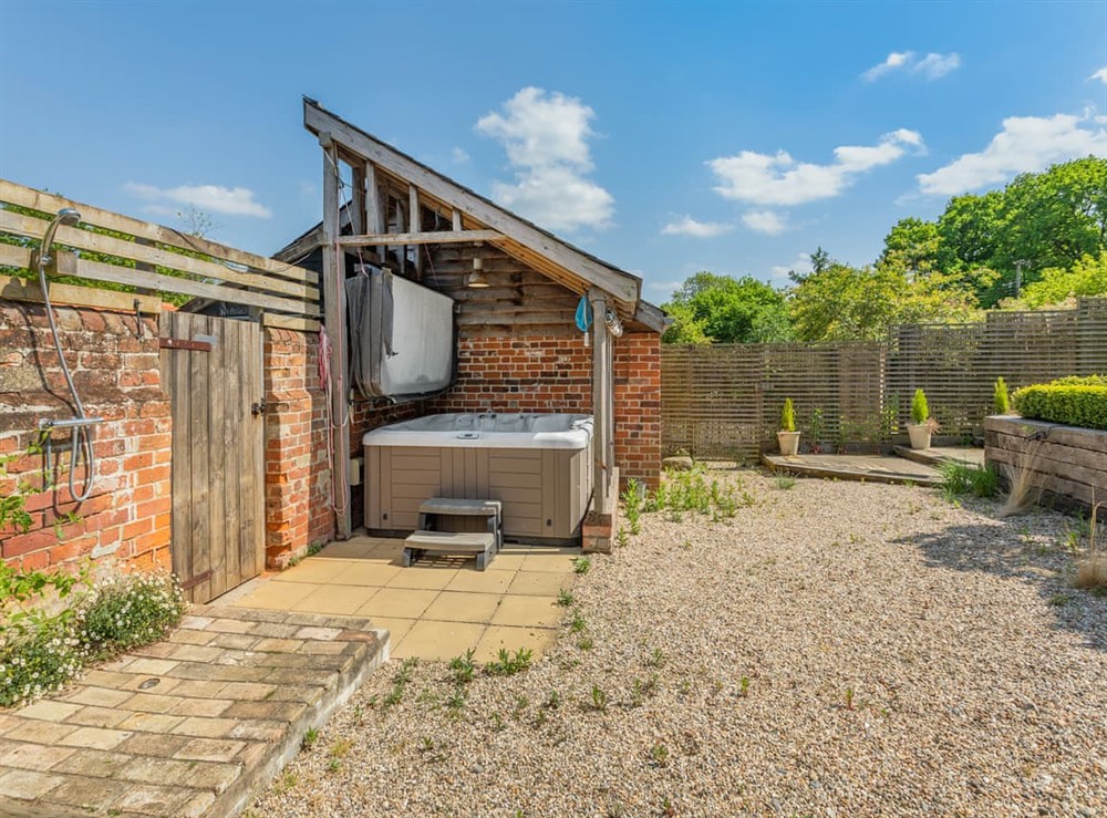 Hot tub (photo 2) at Liston Hall Barn in Gosfield, Essex