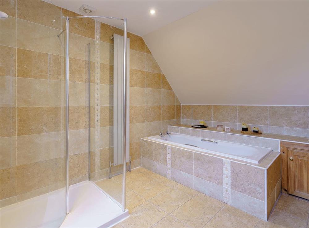 Bathroom with separate shower at Little Arches in Lochwinnoch, Renfrewshire