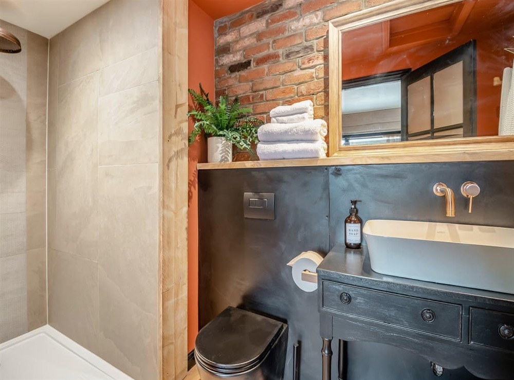 Bathroom (photo 2) at Little Barn in Great Cheverell, Wiltshire