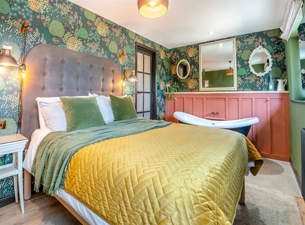 Double bedroom at Little Barn in Great Cheverell, Wiltshire