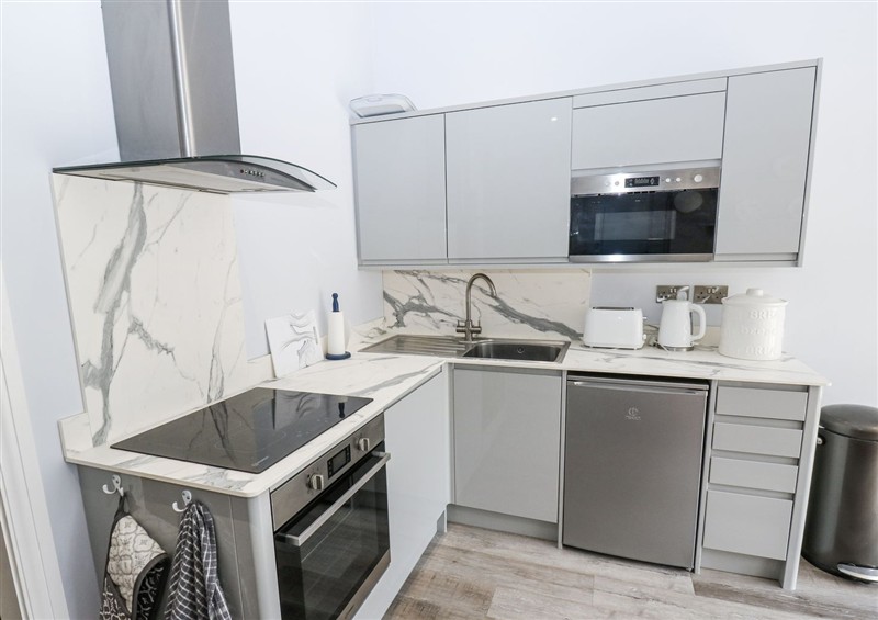 This is the kitchen (photo 2) at Little Birchinlea, Glossop