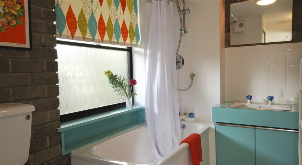 The bathroom at Little Chert in Ventnor, Isle Of Wight