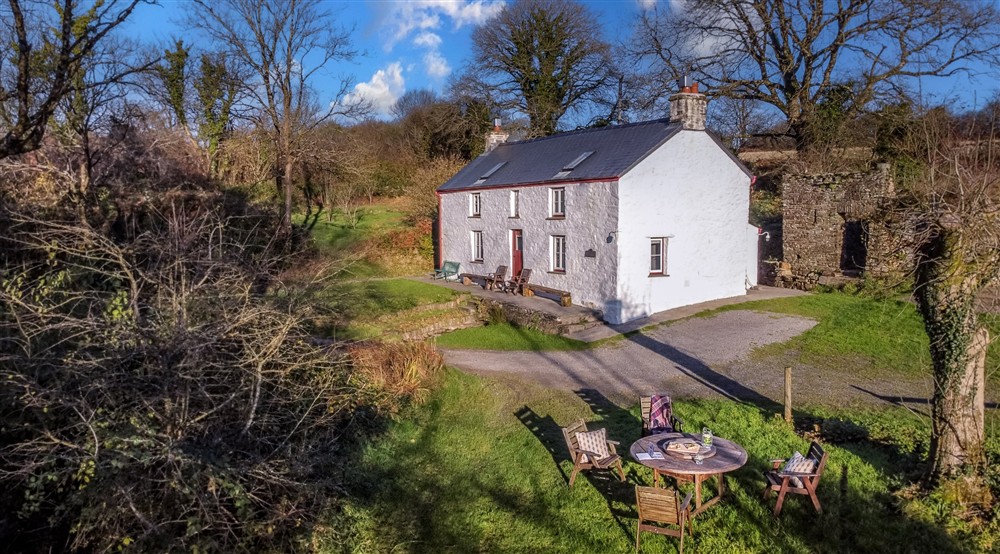 The exterior of Little Craig-y-borion, Pembrokeshire (photo 2) at Little Craig-y-borion in Narberth, Pembrokeshire