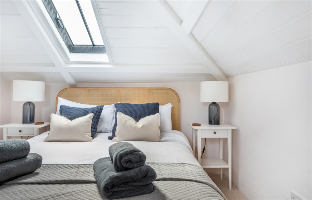A bedroom in Little Cumery (photo 3) at Little Cumery in Aveton Gifford