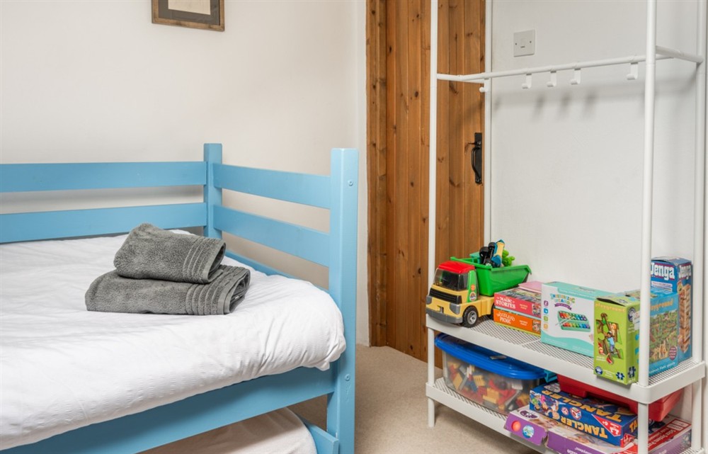 A bedroom in Little Cumery (photo 4) at Little Cumery in Aveton Gifford