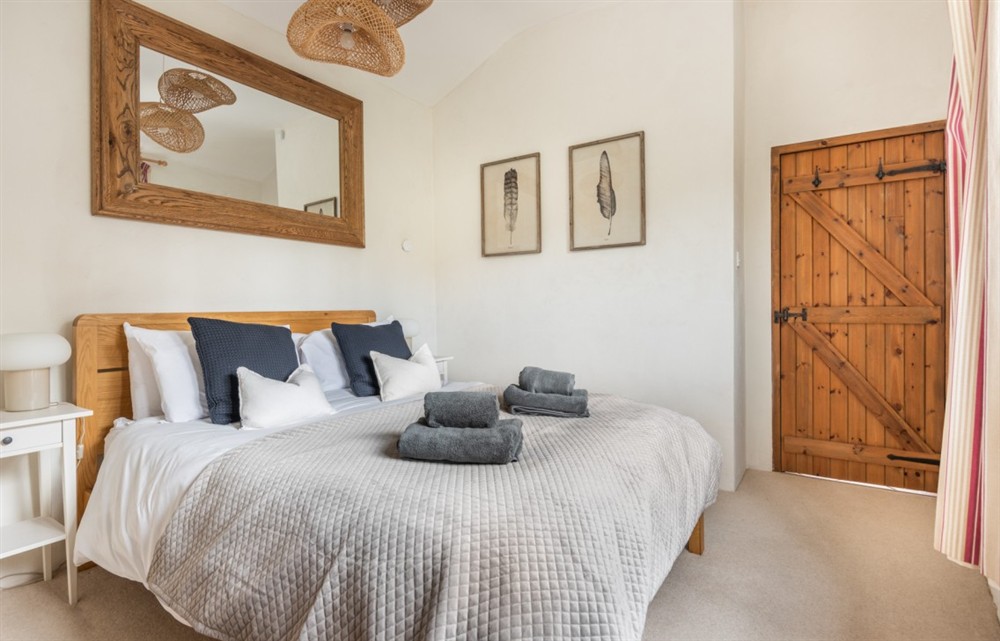 One of the 3 bedrooms (photo 2) at Little Cumery in Aveton Gifford