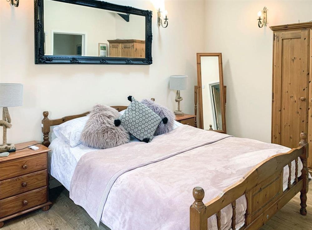 Peaceful double bedroom at Nuthatch Barn, 