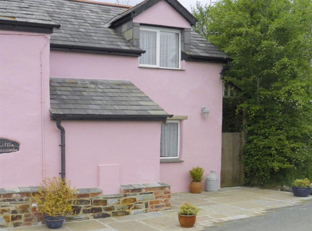 Little Dinnicombe Cottage is a detached property
