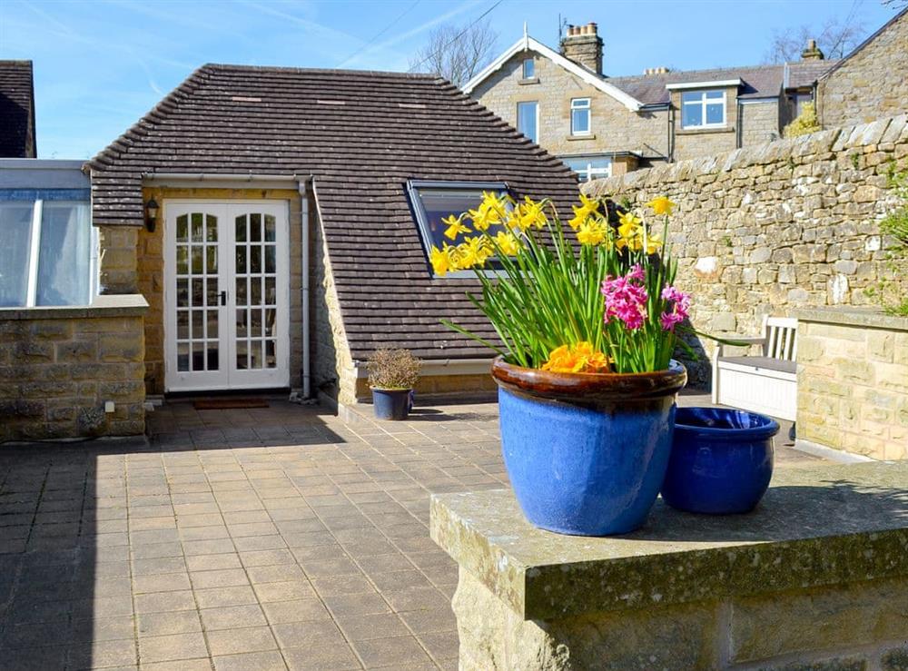 Delightful holiday home at Little Hoot in Baslow, near Bakewell, Derbyshire, England