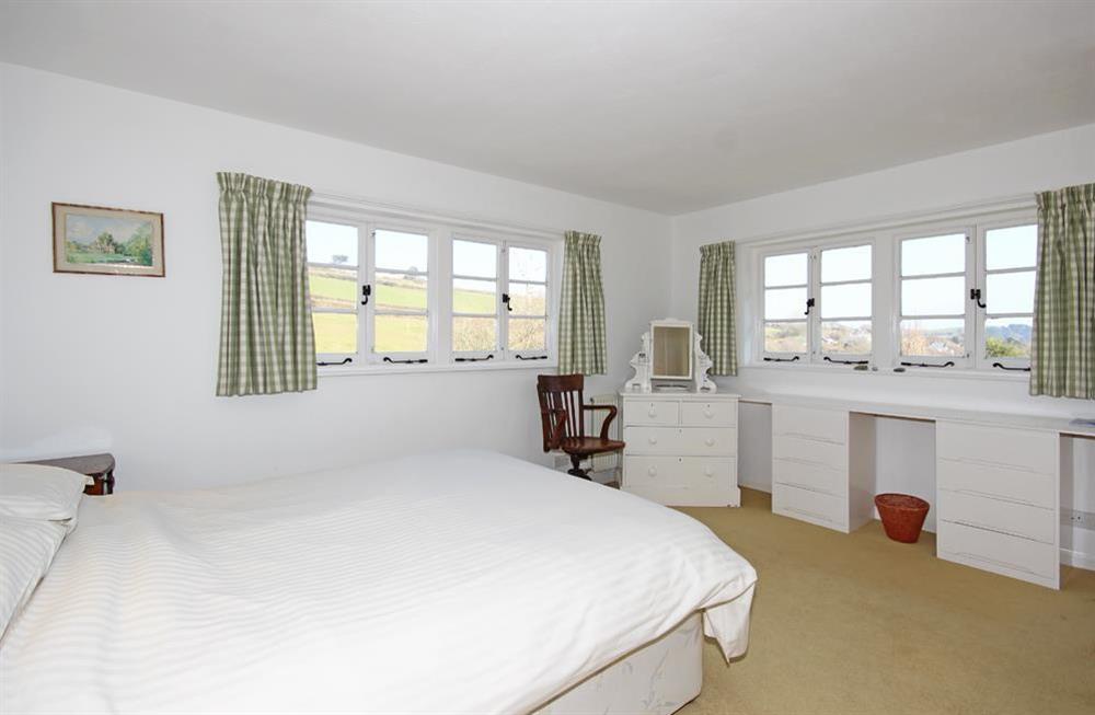 En suite double bedroom at Little Horsecombe in Higher Batson, Salcombe