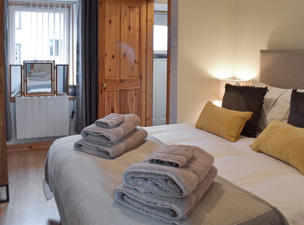 Double bedroom at Little Ingas Cottage in Strathmiglo, Fife