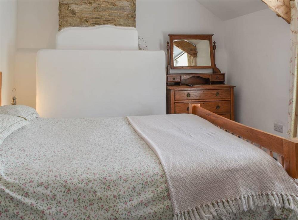 Double bedroom at Little Larnick Cottage in Pelynt, Cornwall