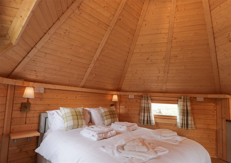 A bedroom in Little Luxe Lodges 2 at Little Luxe Lodges 2, Balmacara near Kyle of Lochalsh