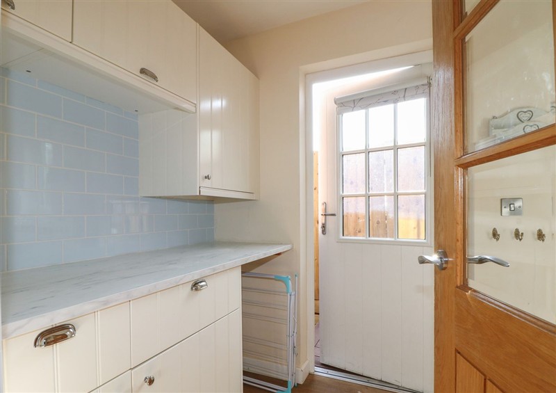 Kitchen (photo 2) at Little Nest, Medstead