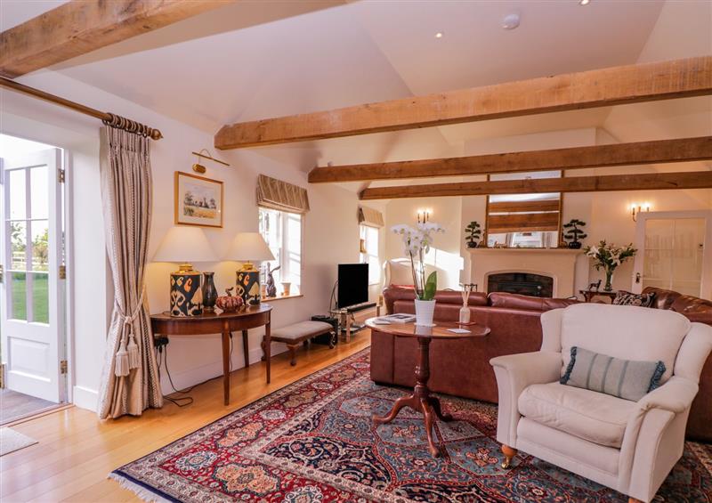 Relax in the living area at Little Pontus, Molash near Challock