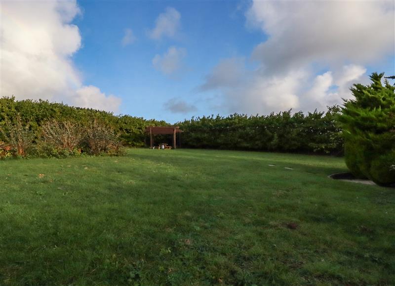 Rural landscape (photo 2) at Little Seacroft, Crantock