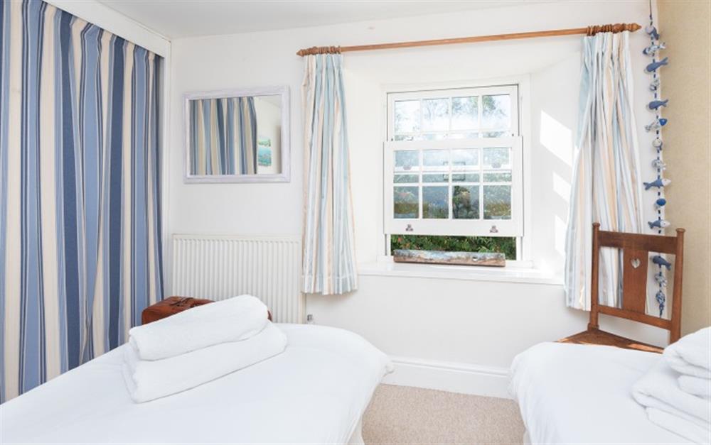 Twin bedroom at Little Trevisquite in St Mabyn