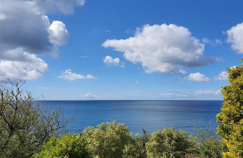 Outdoor area at Little Watch House in Seaton, Cornwall