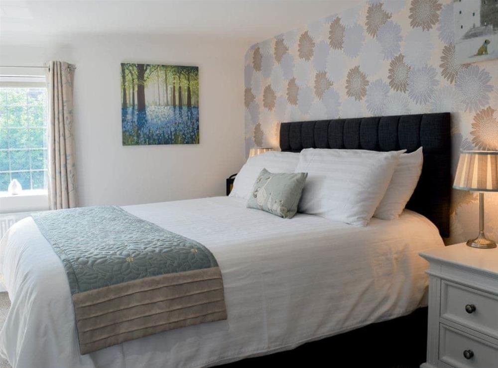 Double bedroom (photo 2) at Little Willows in Naphill, near Princes Risborough, Buckinghamshire