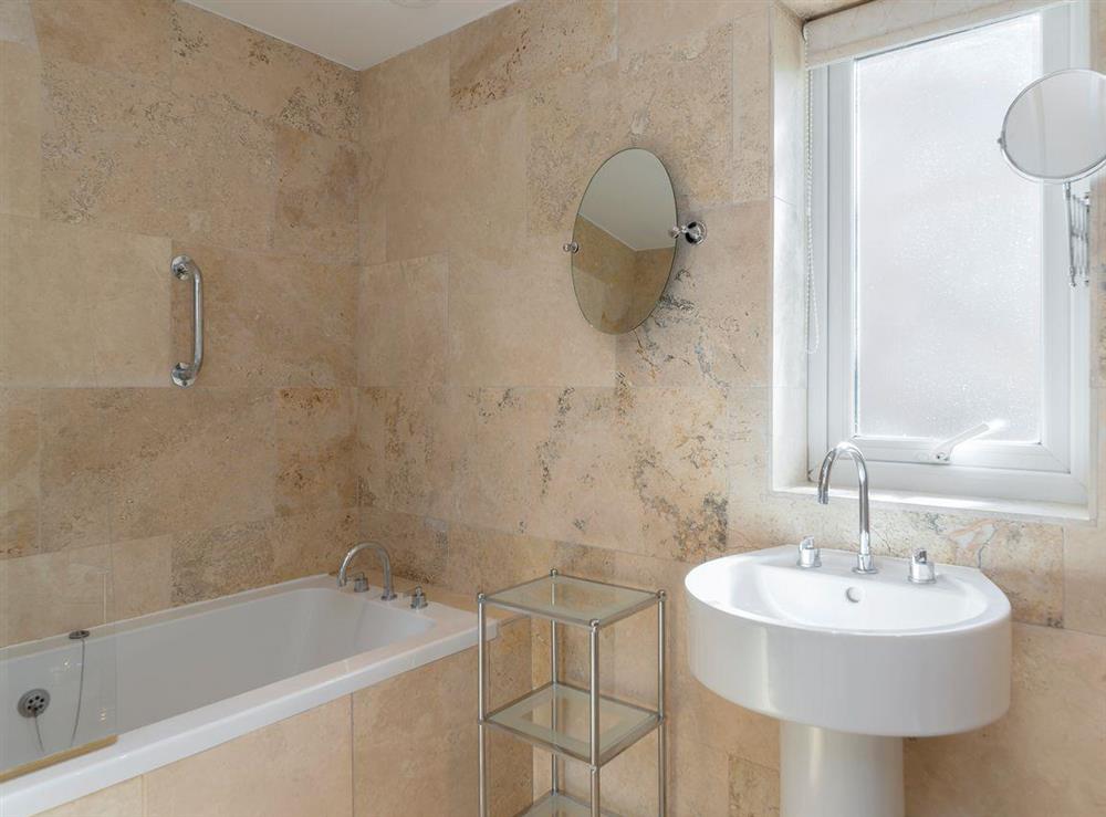 Spacious bathroom at Little Woodlands in Alnmouth, near Alnwick, Northumberland