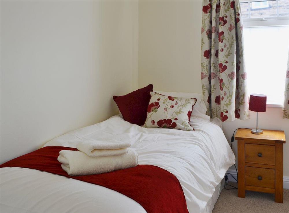 The single bedrom is cosy and warm at Little Woodlands Amble in Amble, Northumberland