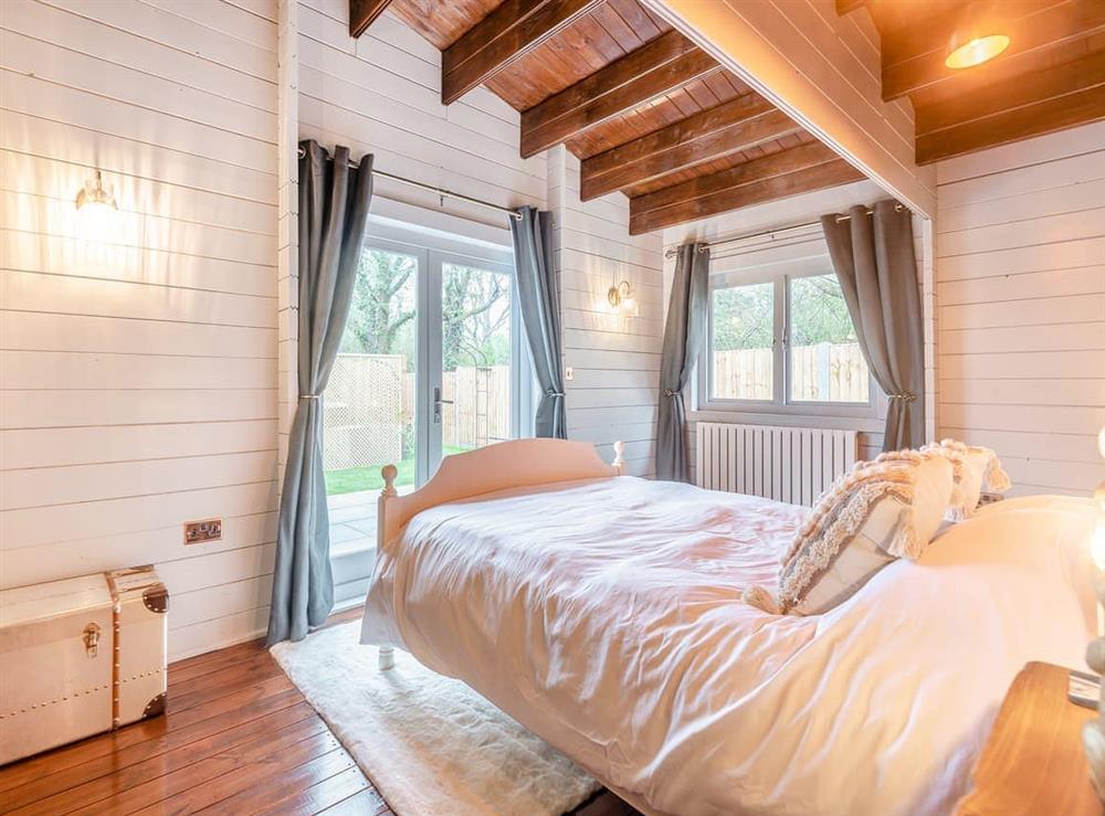 Double bedroom (photo 3) at Little Yew Tree Lodge in Worlds End, near Hambledon, Hampshire