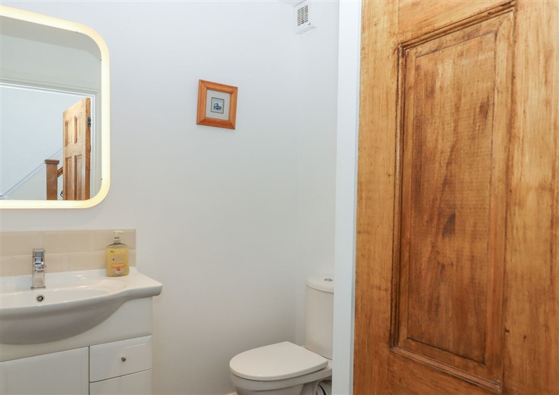 The bathroom at Littleham Court Manor, Littleham near Bideford