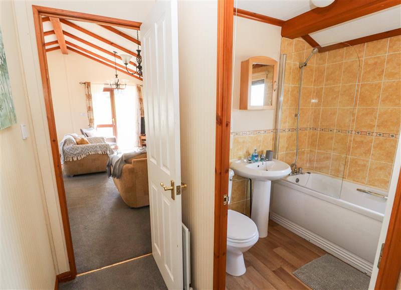 The bathroom (photo 3) at Livingstones Lodge, Moota near Cockermouth