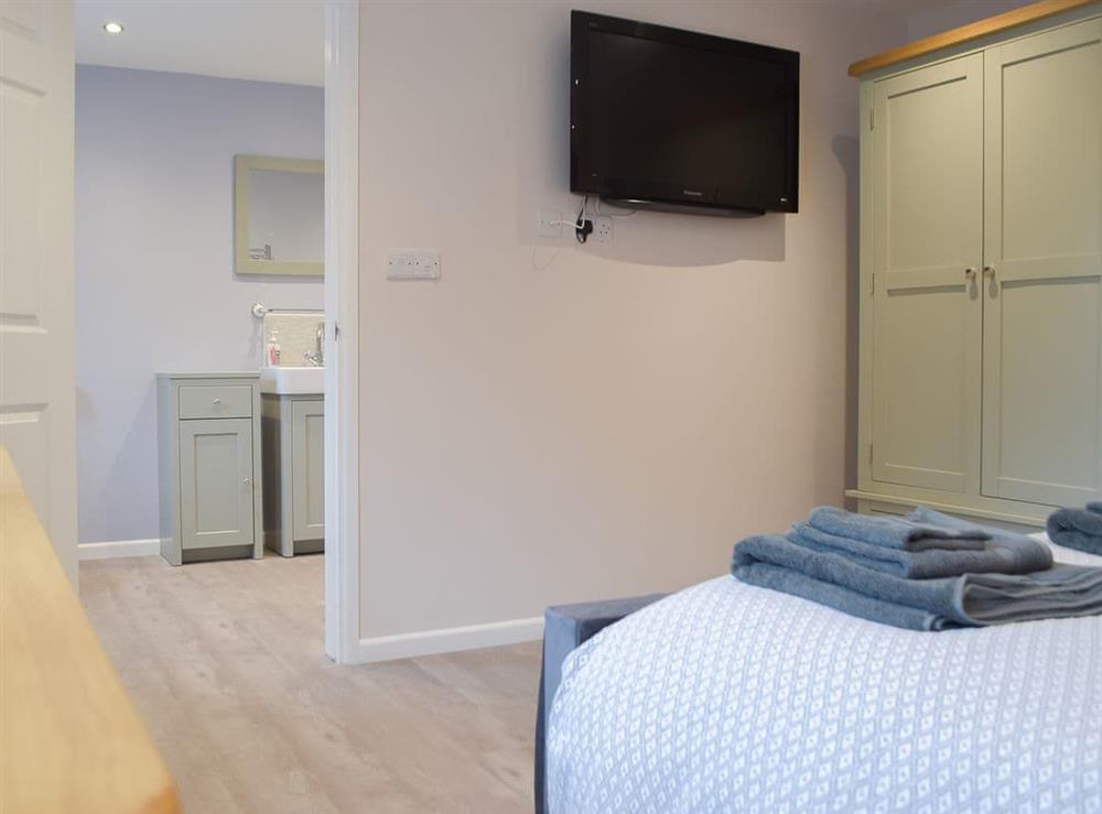 Double bedroom (photo 6) at Llain Cottage in Cross Inn, Dyfed