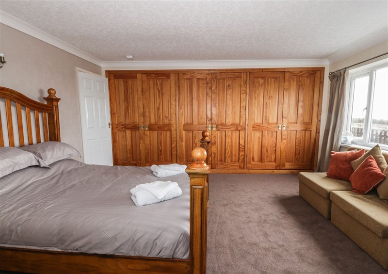One of the 2 bedrooms (photo 2) at Llain Delyn, Capel Mawr near Malltraeth