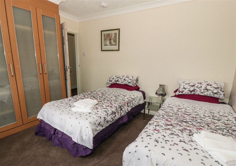 One of the 2 bedrooms (photo 3) at Llain Delyn, Capel Mawr near Malltraeth