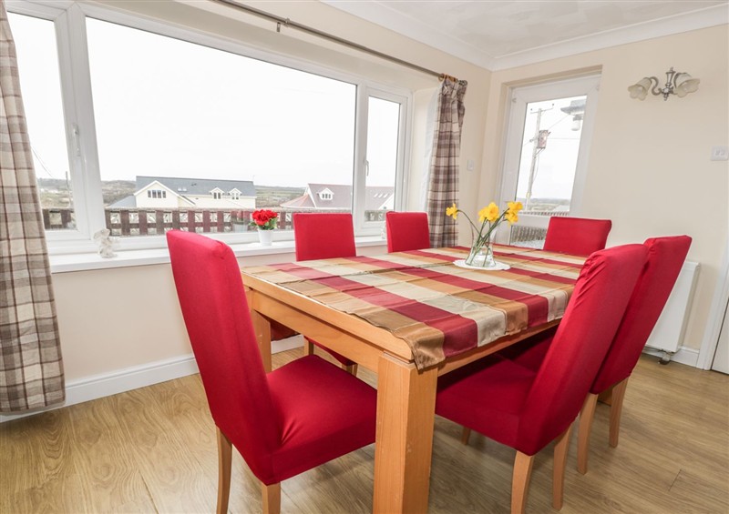 The dining room at Llain Delyn, Capel Mawr near Malltraeth