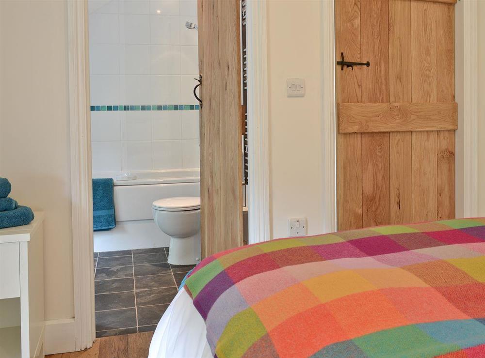 Double bedroom with En-Suite at Llangrannog in Nanternis near New Quay, Dyfed