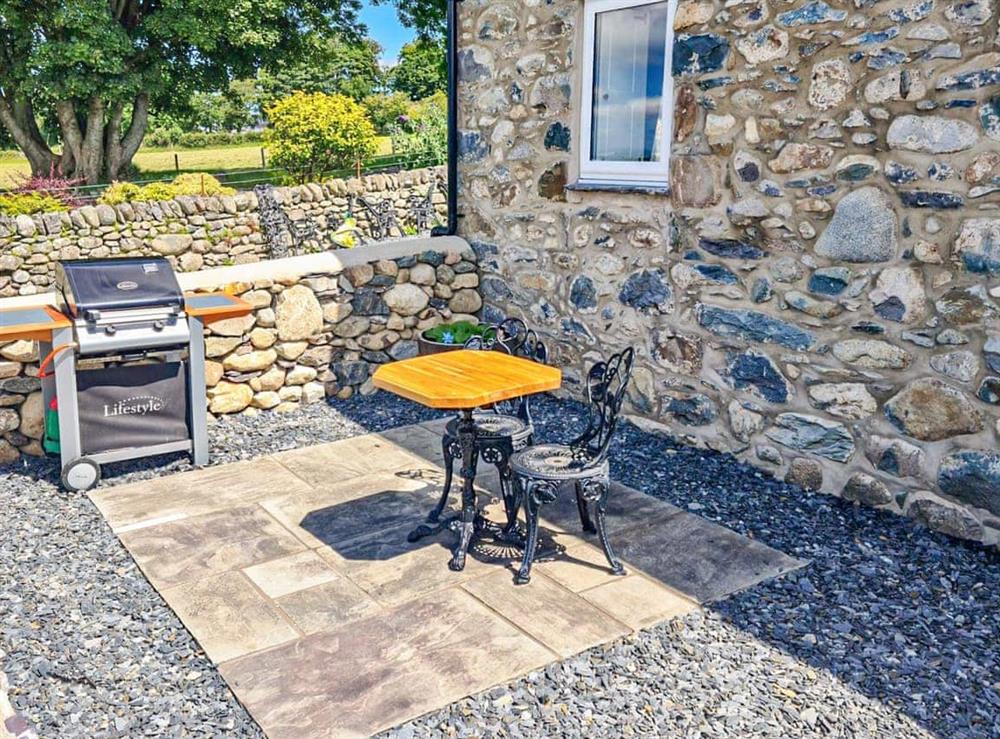 Outdoor area at Llech Y Dwr- Pipistrelle Cottage in Pontllyfni, near Caernarfon, Gwynedd