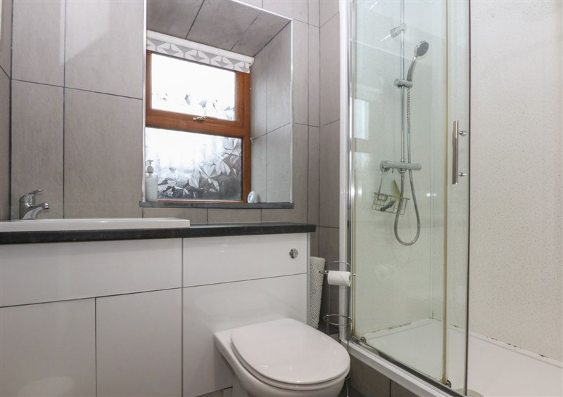 The bathroom (photo 2) at Llofft Yr Yd, Porthmadog