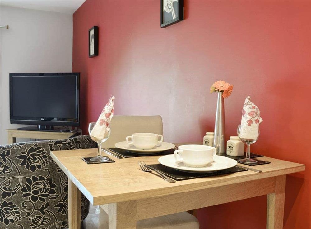 Open plan living/dining room/kitchen (photo 2) at The Granary, 