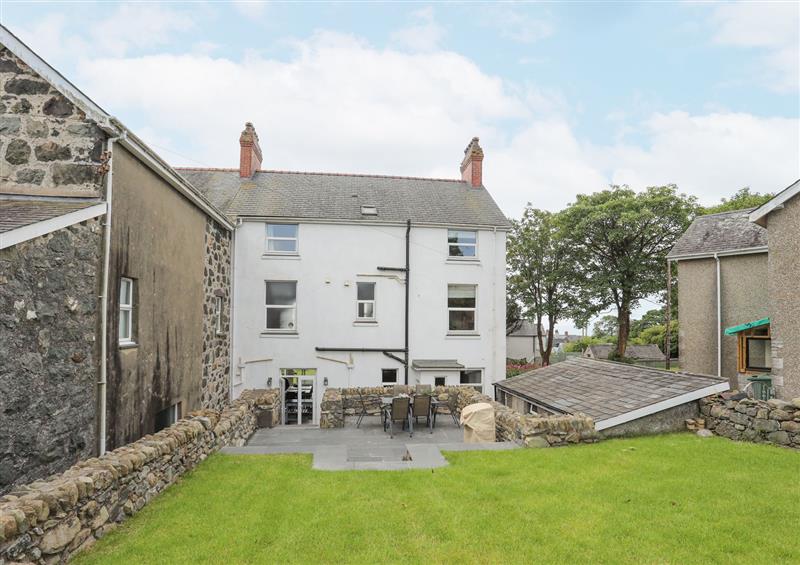 Outside Llwyn Onn 2 bed