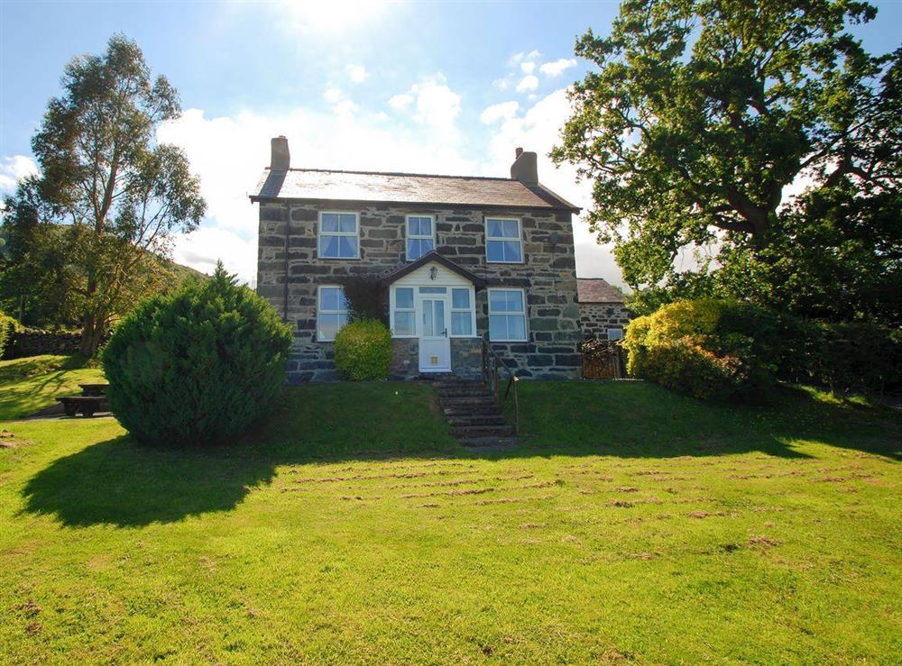 Llwyn Y Gwaew Farm The Farmhouse in LlanbedrYCennin, near Conwy