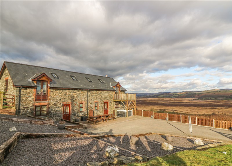 Outside Llwyngwinau Isaf Barn